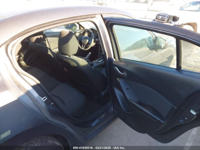 3MZBM1U77FM190425 Mazda Mazda3 I Sport