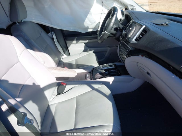5FNYF5H92HB038893 Honda Pilot Touring