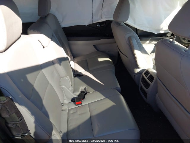 5FNYF5H92HB038893 Honda Pilot Touring