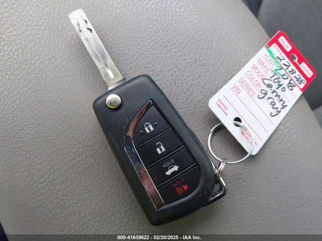 4T1B11HK6JU044219 Toyota CAMRY LE