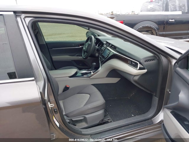 4T1B11HK6JU044219 Toyota CAMRY LE