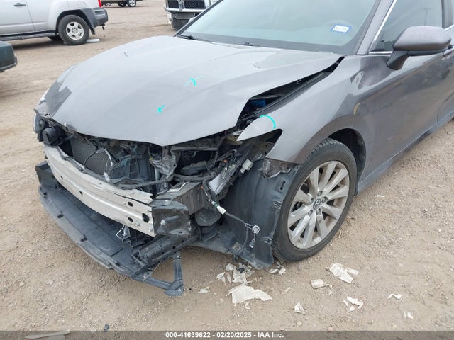 4T1B11HK6JU044219 Toyota CAMRY LE