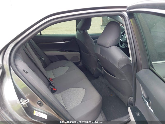 4T1B11HK6JU044219 Toyota CAMRY LE