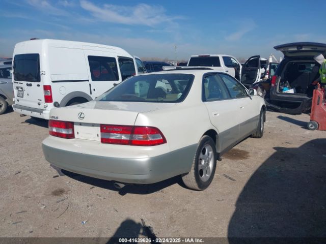 2000 LEXUS ES 300 JT8BF28GXY0272800 Photo 3