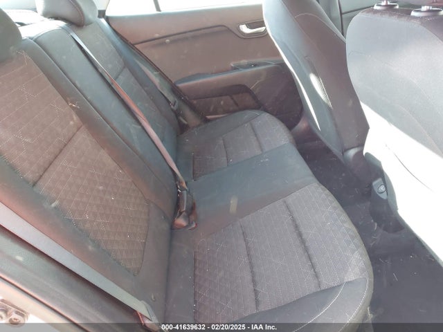 3KPA24AD0NE500469 KIA RIO S