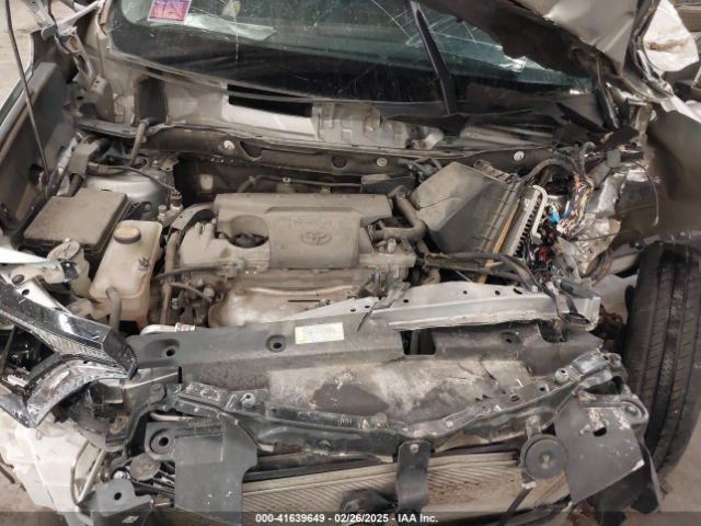 2T3BFREV2HW638757 Toyota RAV4 LE