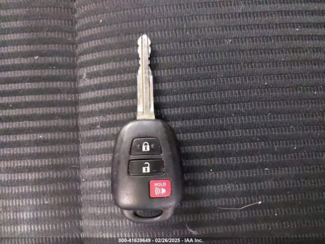 2T3BFREV2HW638757 Toyota RAV4 LE