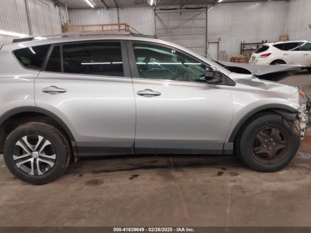 2T3BFREV2HW638757 Toyota RAV4 LE