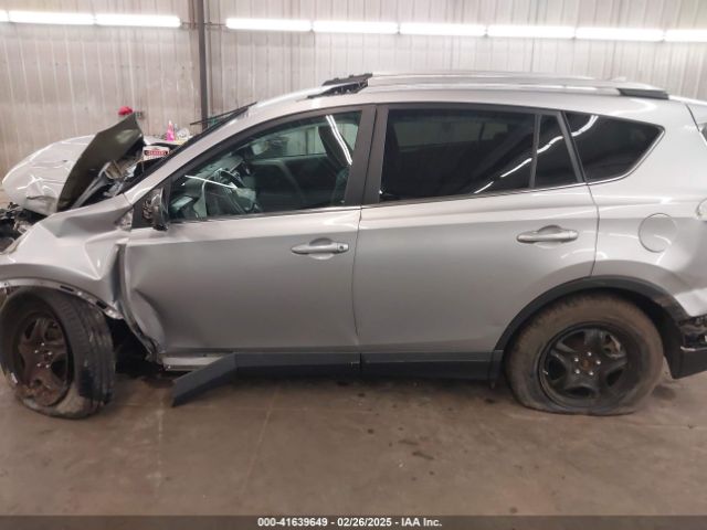 2T3BFREV2HW638757 Toyota RAV4 LE