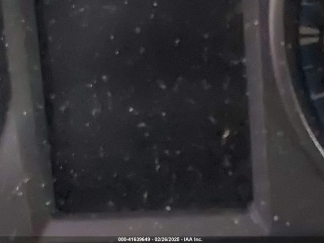 2T3BFREV2HW638757 Toyota RAV4 LE