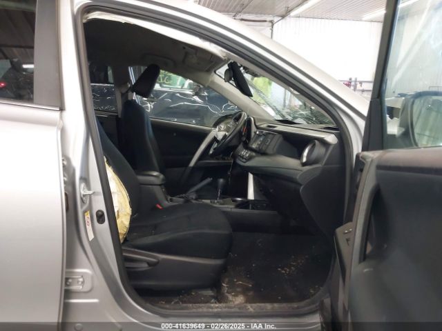 2T3BFREV2HW638757 Toyota RAV4 LE