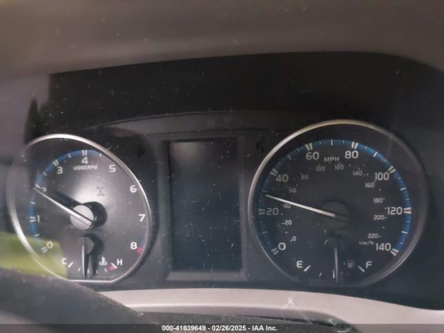 2T3BFREV2HW638757 Toyota RAV4 LE