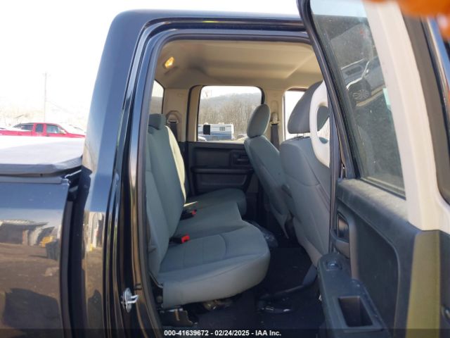 1C6RR7FG1JS327742 RAM 1500 Express  4x4 6'4 Box