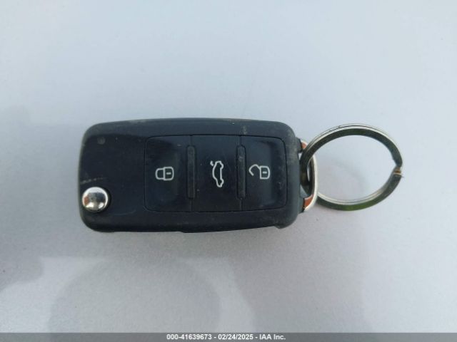 1VWBT7A3XHC035590 Volkswagen Passat 1.8t Se
