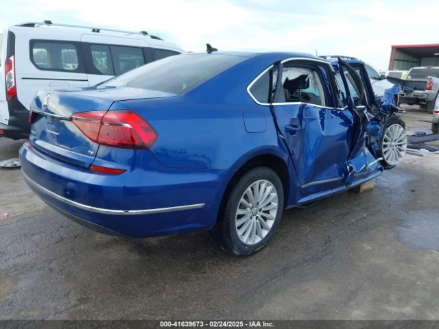 1VWBT7A3XHC035590 Volkswagen Passat 1.8t Se