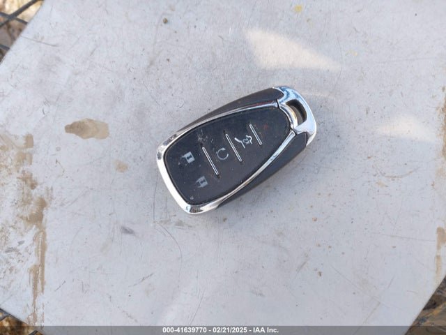 2GNAXKEV1K6101226 Chevrolet EQUINOX LT