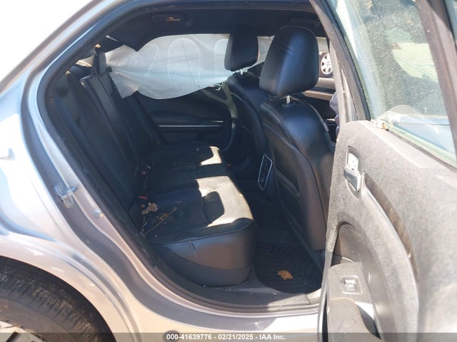 Chrysler 300C 2014 2C3CCAET6EH138940 Image 8