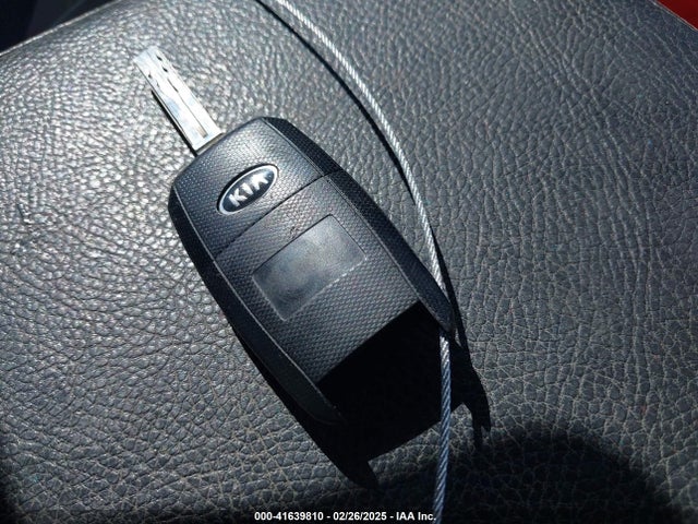 5XYKT4A60EG517262 KIA SORENTO LX