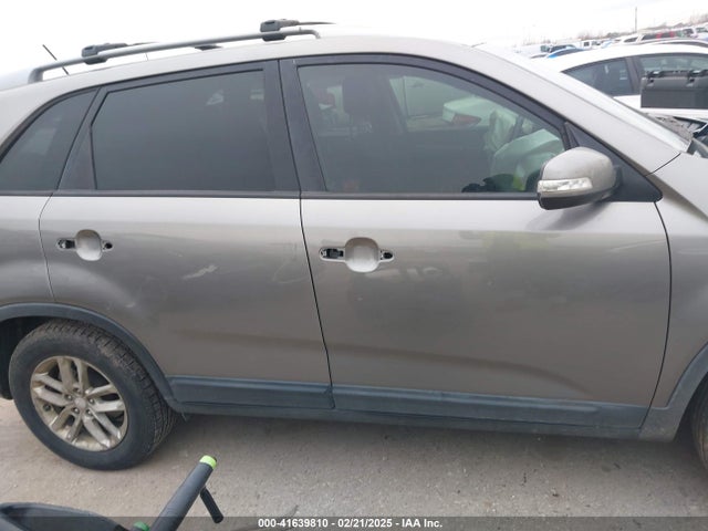 5XYKT4A60EG517262 KIA SORENTO LX