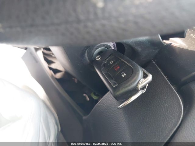 2T3H1RFV6KW037737 Toyota RAV4 LE