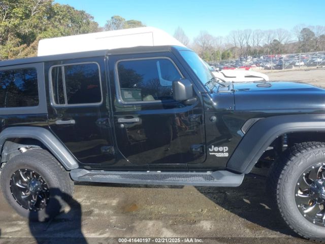 1C4HJXDN5JW131695 Jeep Wrangler Unlimited Sport S 4x4