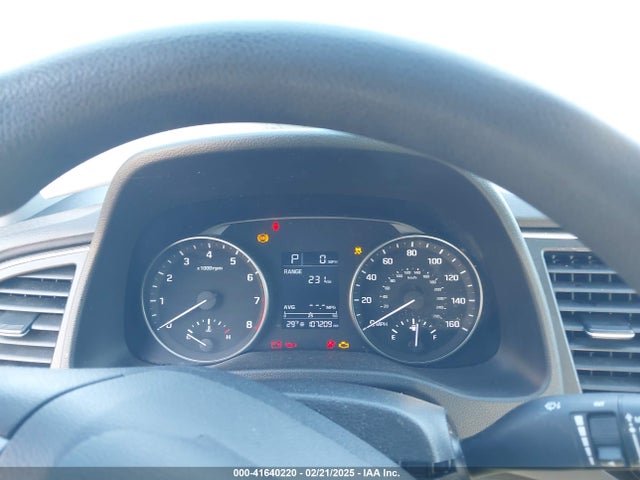 KMHD84LF1HU241776 Hyundai ELANTRA SE