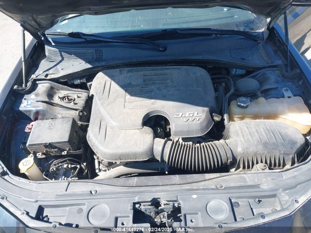 Chrysler 2018 2018 2C3CCABG9JH191147 Image 10