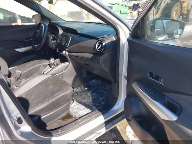 3N1CP5CU5KL498273 Nissan KICKS SV
