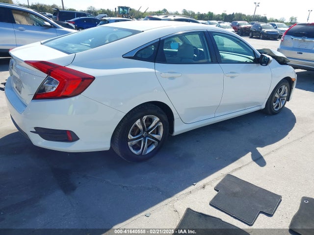 Honda Civic Lx 2018 2HGFC2F54JH548906 Image 4
