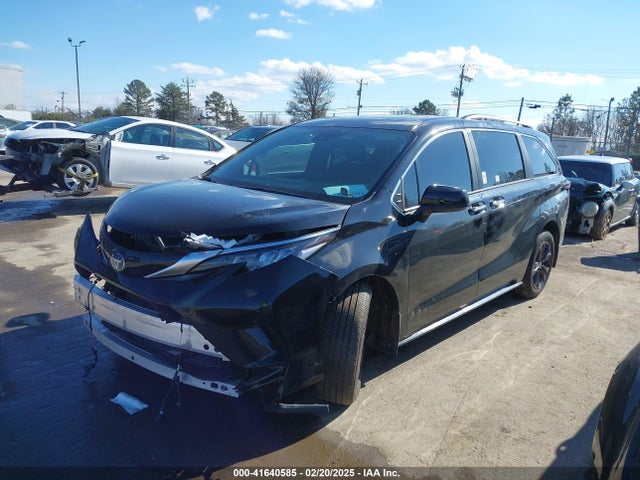 5TDXSKFC1RS138680 Toyota Sienna Xse