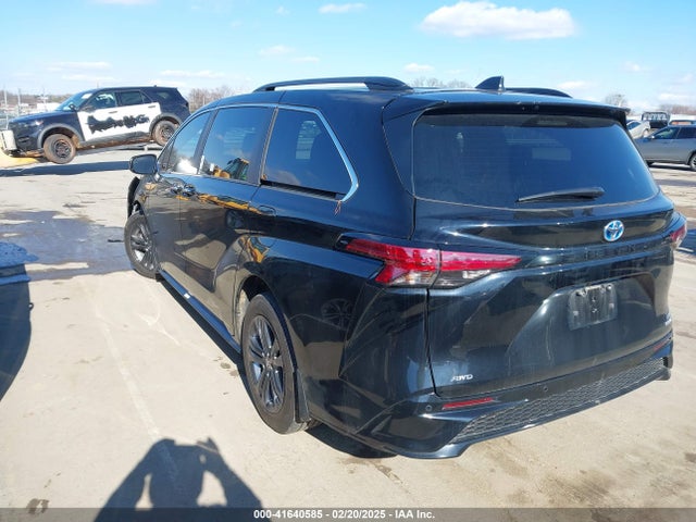 5TDXSKFC1RS138680 Toyota Sienna Xse
