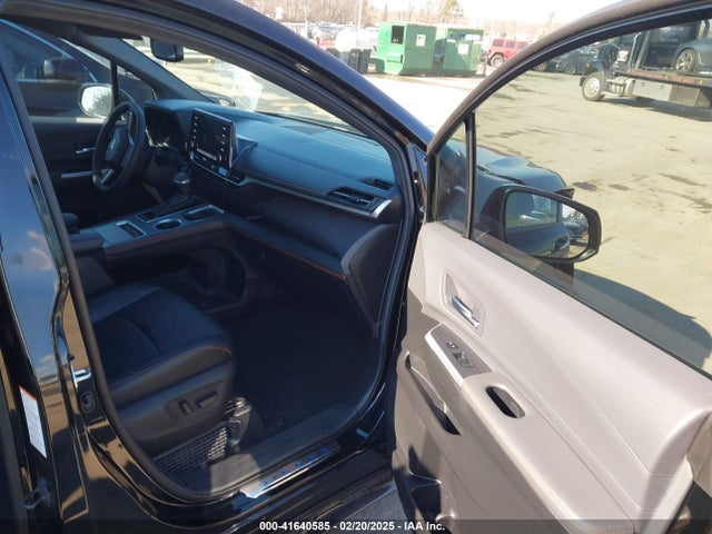 5TDXSKFC1RS138680 Toyota Sienna Xse