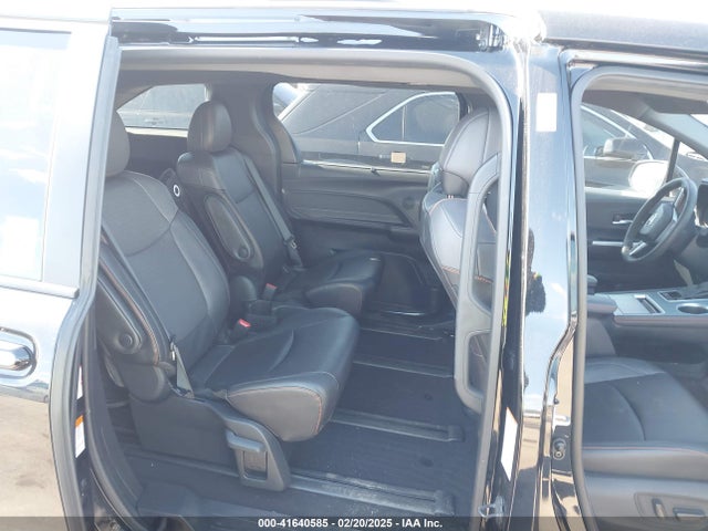 5TDXSKFC1RS138680 Toyota Sienna Xse