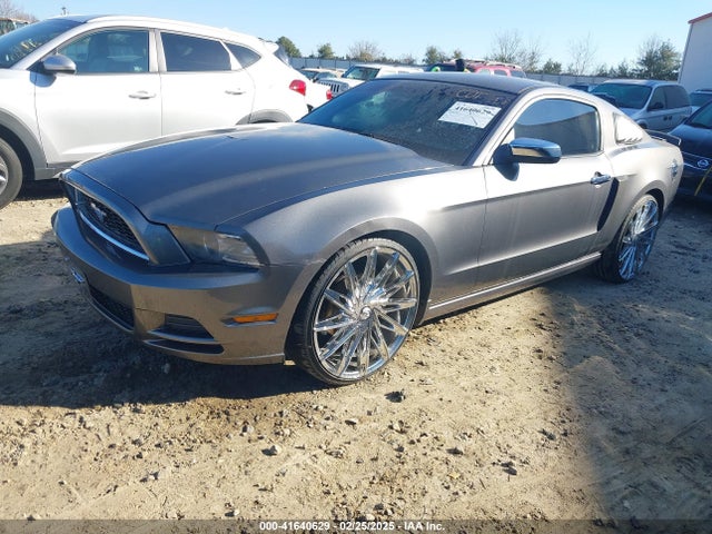Ford Mustang V6 2014 1ZVBP8AM2E5314664 Image 2