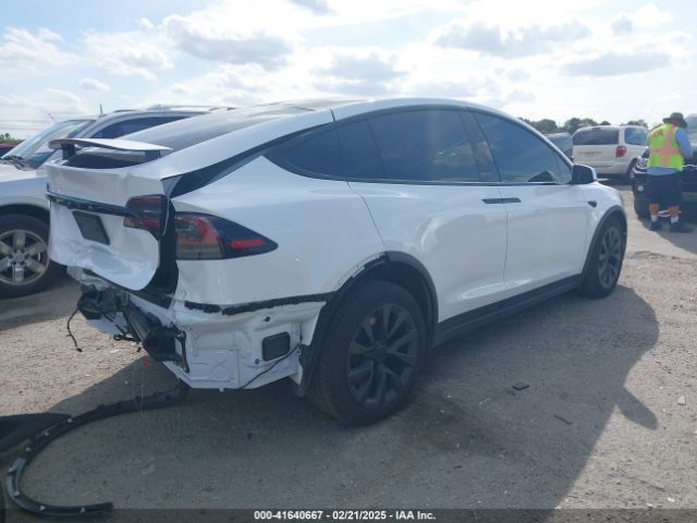 2024 TESLA MODEL X 7SAXCBE59RF433324 Photo 3