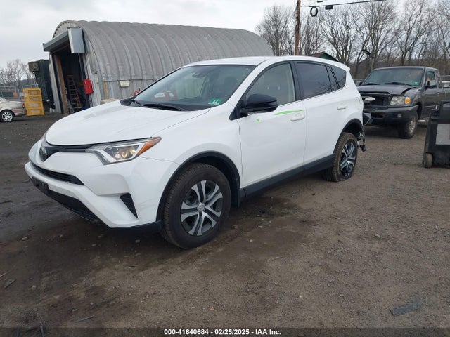 JTMBFREV6JJ235868 Toyota RAV4 LE