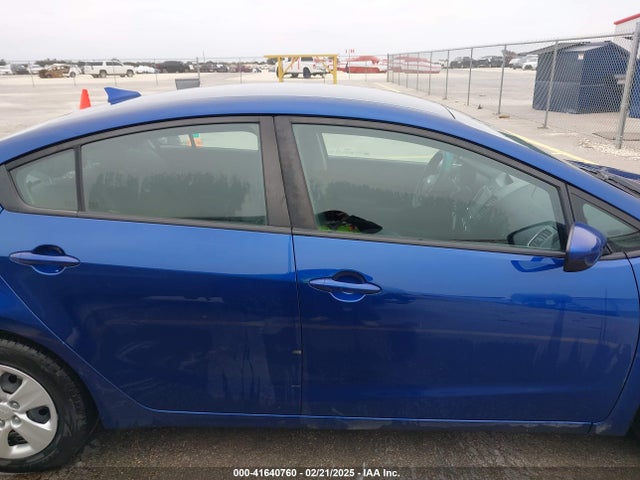 KIA FORTE LX 2018 3KPFL4A73JE254069 Image 13