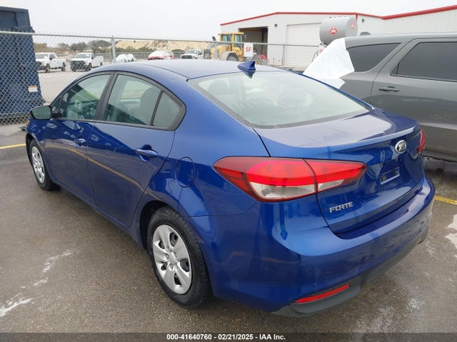 KIA FORTE LX 2018 3KPFL4A73JE254069 Image 3