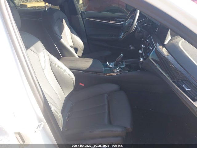 WBAJA5C54KBX87111 BMW 530I