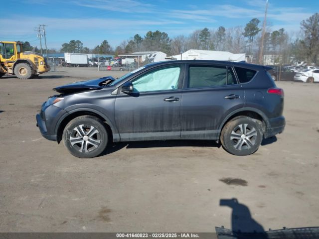 2T3BFREV8JW854358 Toyota RAV4 LE