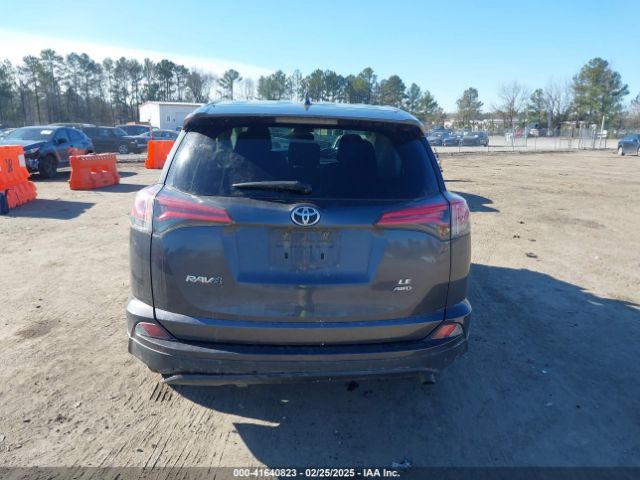 2T3BFREV8JW854358 Toyota RAV4 LE