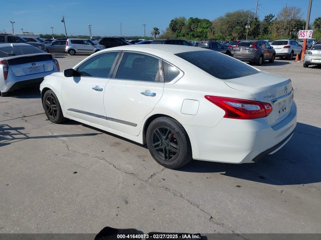 1N4AL3AP3HN320247 Nissan Altima 2.5 S