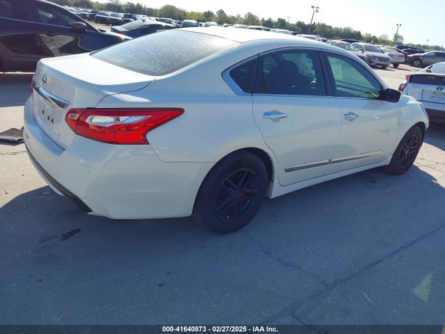 1N4AL3AP3HN320247 Nissan Altima 2.5 S