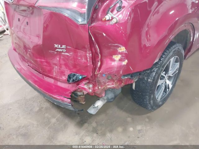 2T3RFREV1JW793515 Toyota Rav4 Xle