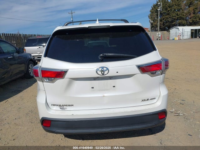 Toyota Highlander Xle V6 2015 5TDJKRFH7FS177151 Image 16
