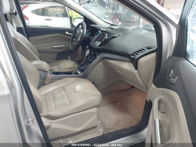 1FMCU0GX6GUB91605 Ford ESCAPE SE