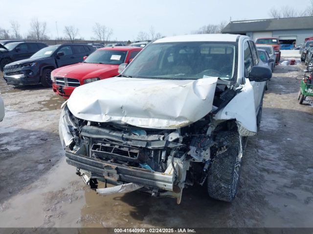 JA4AD2A3XJZ068679 Mitsubishi Outlander Es