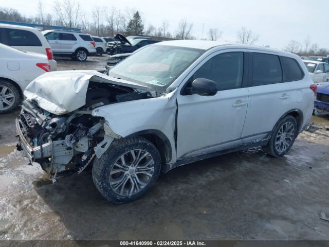 JA4AD2A3XJZ068679 Mitsubishi Outlander Es