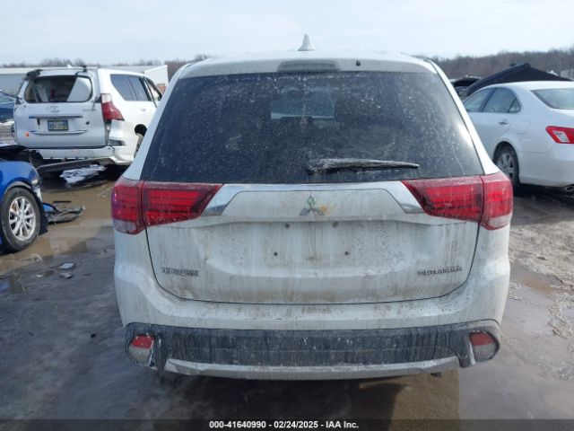 JA4AD2A3XJZ068679 Mitsubishi Outlander Es