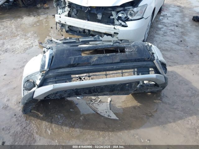 JA4AD2A3XJZ068679 Mitsubishi Outlander Es